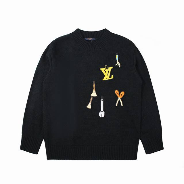 Louis Vuitton 路易威登 23秋冬新款字母工具元素串珠针织毛衣 独特工具元素串珠针织毛衣极简主义 太符合lv的气质了 超级好看 当下季节穿着 真的年